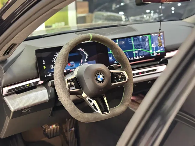 BMW 5 Series — Фото автомобиля 3