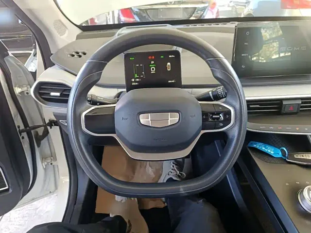 Geely Geometry A — Фото автомобиля 10