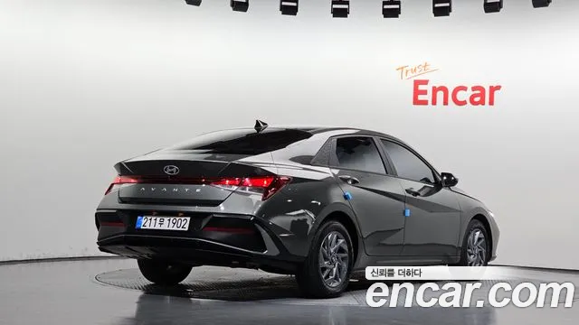 Hyundai Avante CN7 — Фото автомобиля 2