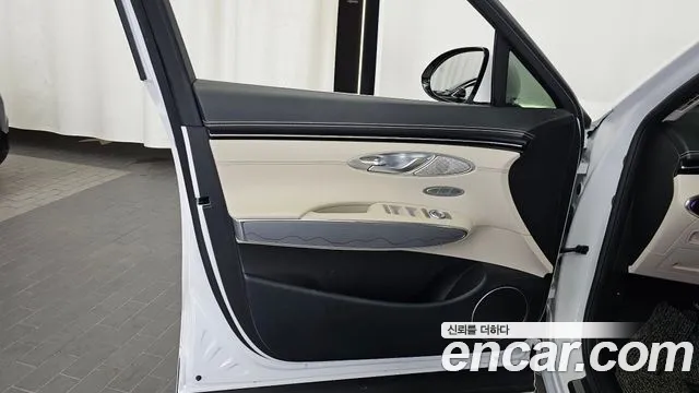 Genesis GV70 — Фото автомобиля 13