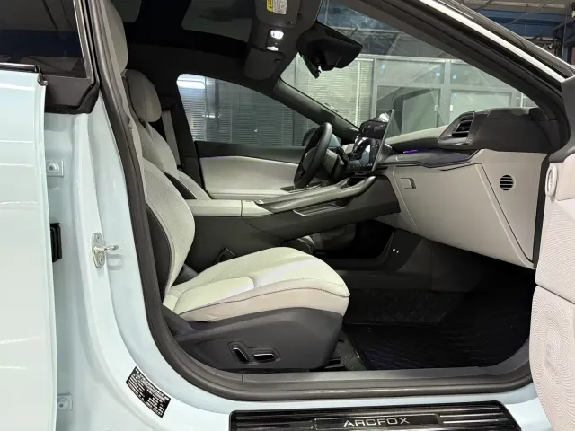 Arcfox Alpha S5 — Фото автомобиля 11