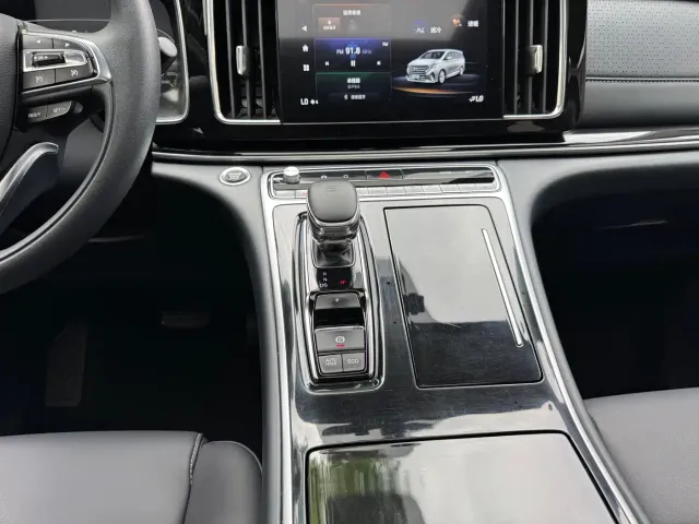GAC Trumpchi M8 — Фото автомобиля 13