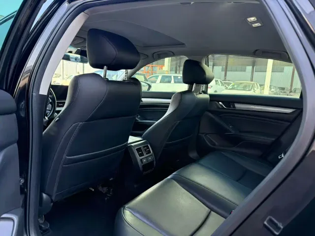 Honda Accord — Фото автомобиля 5