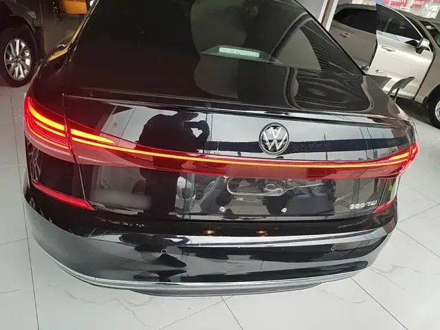 Volkswagen Passat — Фото автомобиля 5