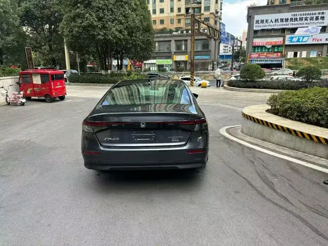 Honda Accord — Фото автомобиля 4