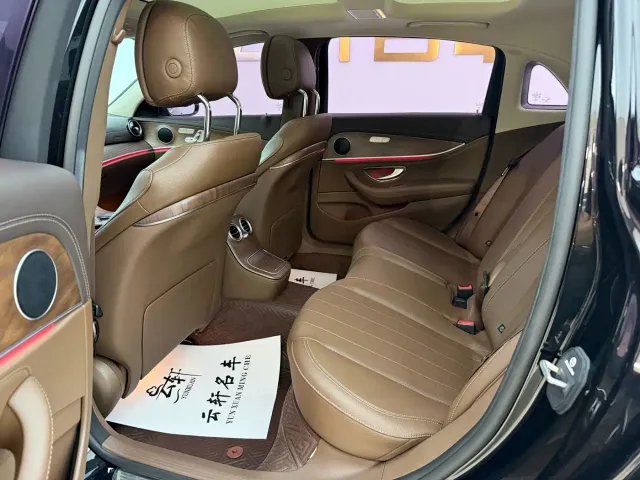 Mercedes-Benz E-Class — Фото автомобиля 8
