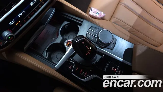 BMW 5-Series — Фото автомобиля 9