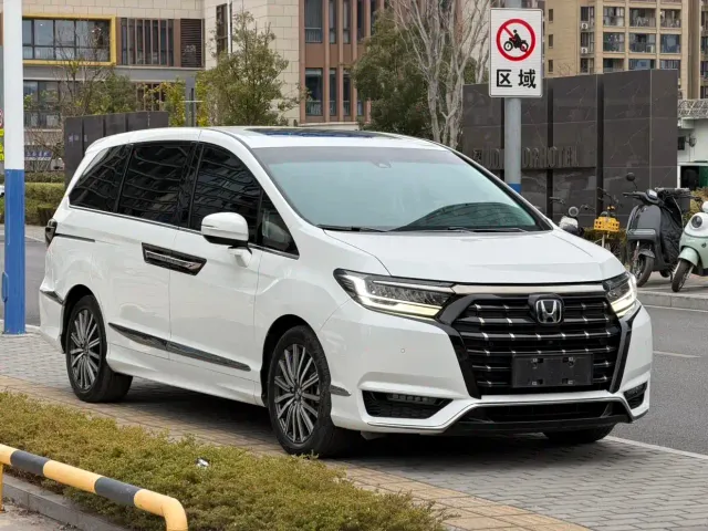Honda Elysion — Фото автомобиля 7