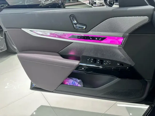 BMW 7 Series — Фото автомобиля 8