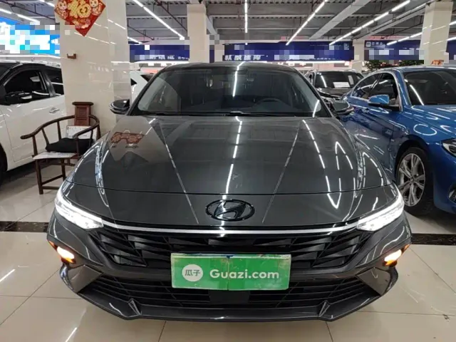 Hyundai Elantra — Фото автомобиля 2