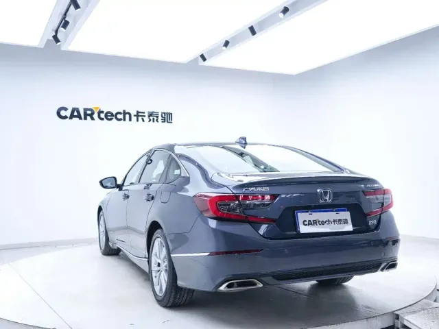 Honda Accord — Фото автомобиля 20