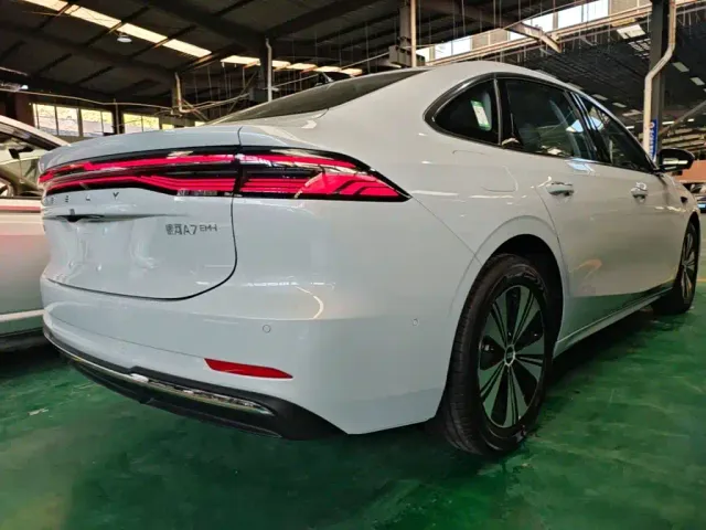 Geely Galaxy A7 — Фото автомобиля 4