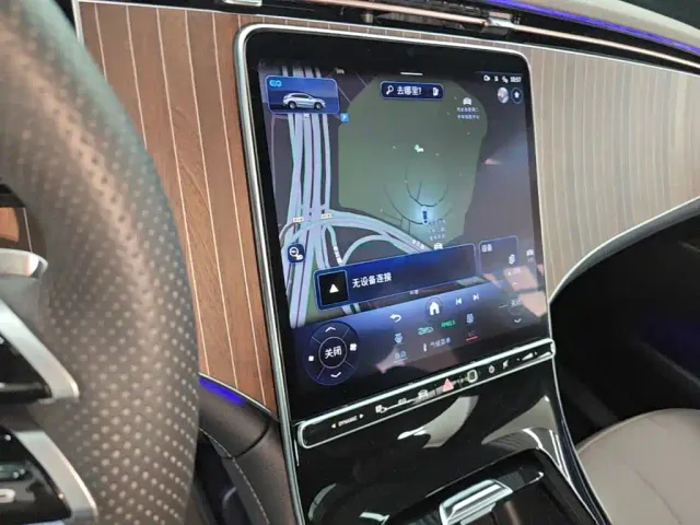 Mercedes-Benz EQE SUV — Фото автомобиля 12