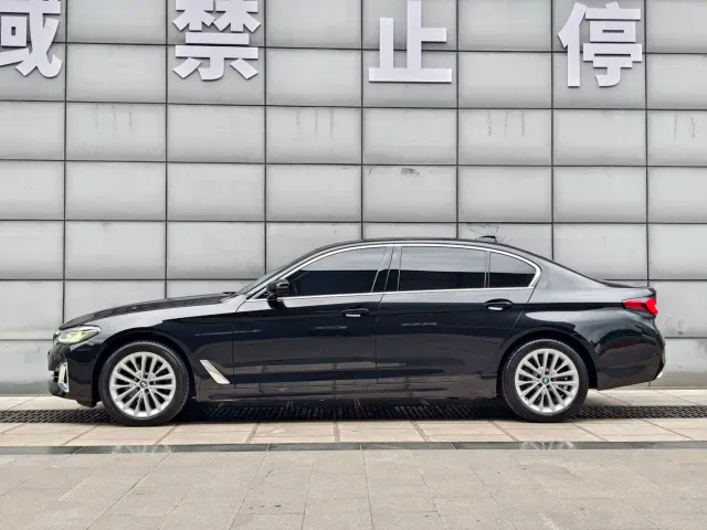 BMW 5 Series — Фото автомобиля 5
