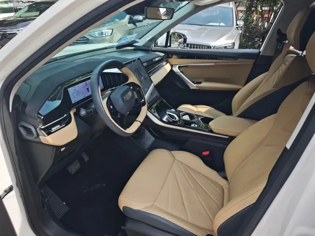 Geely Boyue L — Фото автомобиля 8