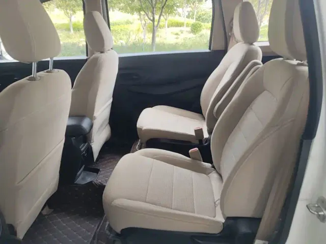 Wuling Hongguang — Фото автомобиля 16