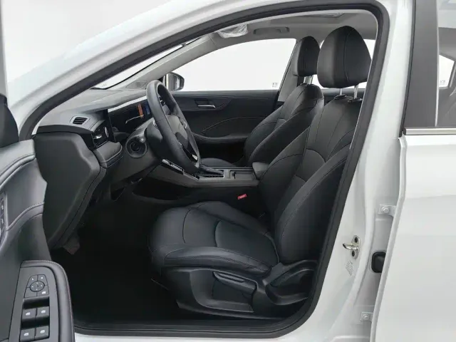 Roewe i5 — Фото автомобиля 10