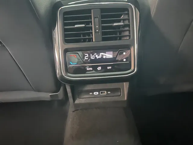 Volkswagen Passat — Фото автомобиля 24