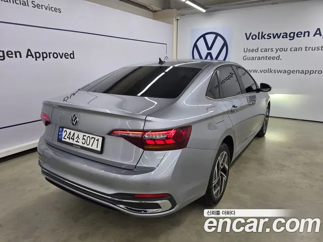 Volkswagen Jetta — Фото автомобиля 2
