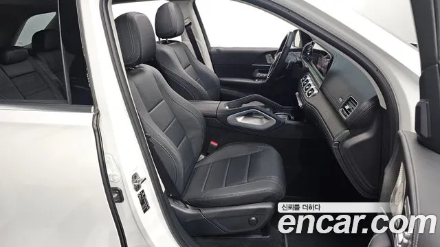 Mercedes-Benz GLE-Class — Фото автомобиля 24