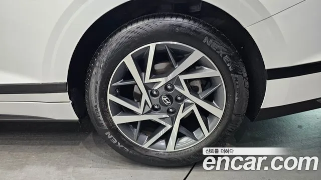 Hyundai Grandeur Grandeur (GN7) 2.5 Бензин 2WD — Фото автомобиля 21