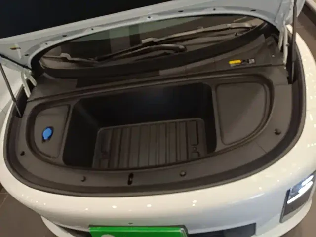 Li Auto i6 — Фото автомобиля 19