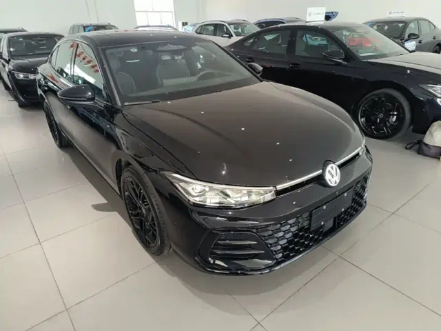 Volkswagen Passat — Фото автомобиля 3