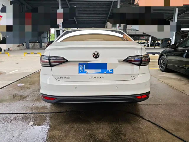 Volkswagen Lavida — Фото автомобиля 8
