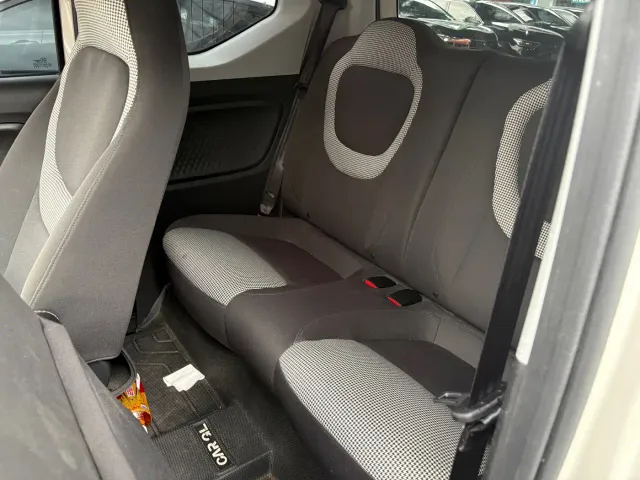 Wuling Hongguang Mini EV — Фото автомобиля 6