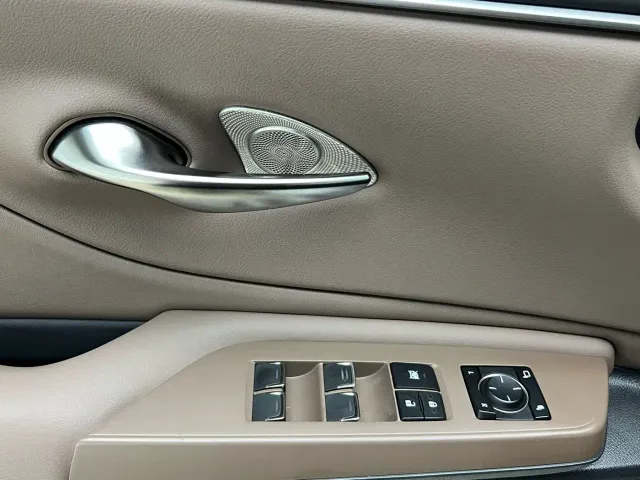Lexus ES — Фото автомобиля 17