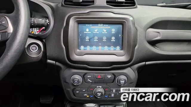 Jeep Renegade — Фото автомобиля 18