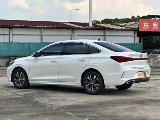 Changan Eado — Фото автомобиля 7