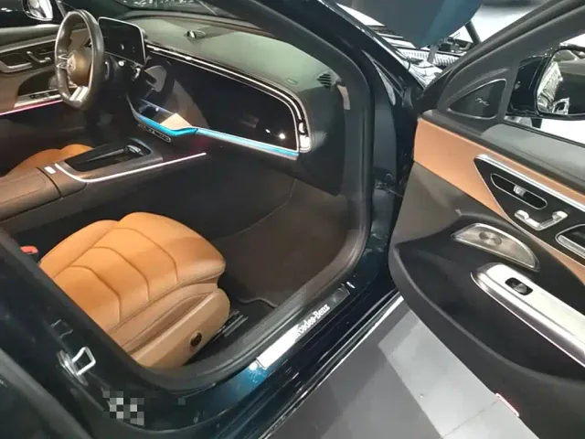 Mercedes-Benz E-Class — Фото автомобиля 8