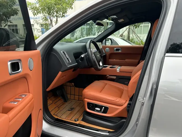 Li Auto L9 — Фото автомобиля 4