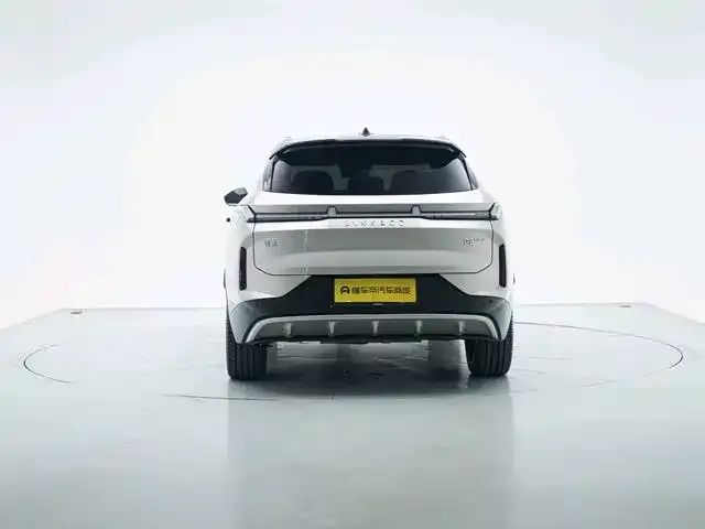 Lynk & Co 08 EM-P — Фото автомобиля 3