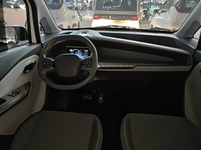 Wuling NanoEV — Фото автомобиля 9