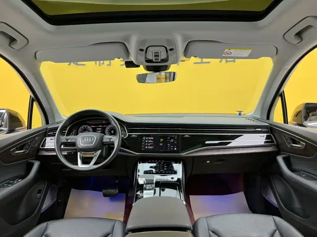 Audi Q7 — Фото автомобиля 15