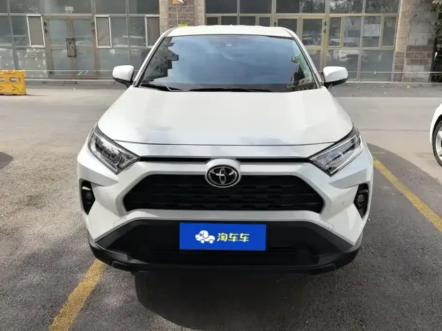 Toyota RAV4 — Фото автомобиля 2