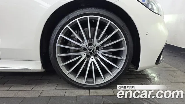 Mercedes-Benz S-Class — Фото автомобиля 14