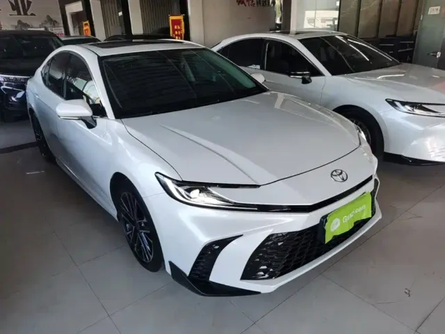Toyota Camry — Фото автомобиля 3