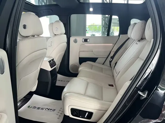 Li Auto L7 — Фото автомобиля 19