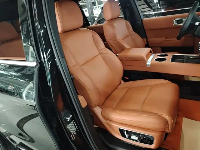 Li Auto L9 — Фото автомобиля 24