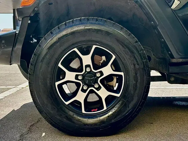 Jeep Wrangler — Фото автомобиля 7