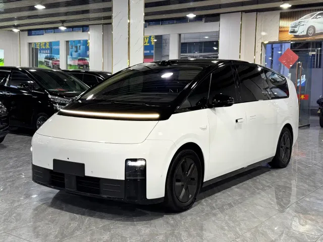 Фотография автомобиля — Li Auto MEGA