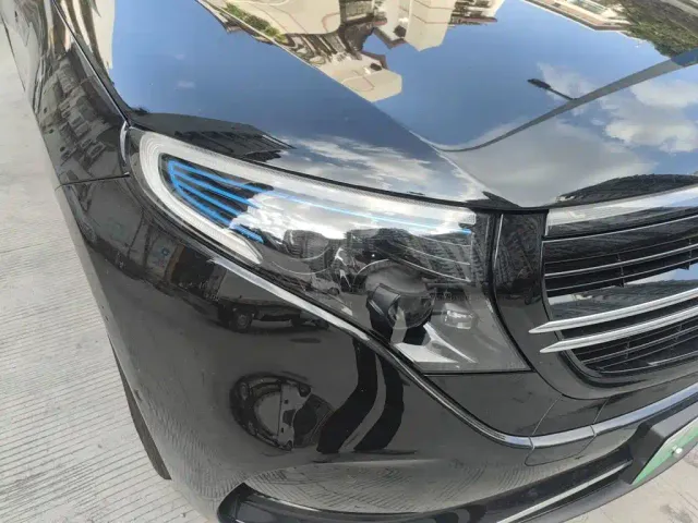 Mercedes-Benz EQC — Фото автомобиля 7