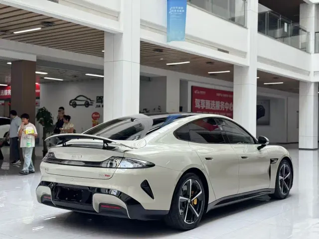Xiaomi SU7 — Фото автомобиля 5