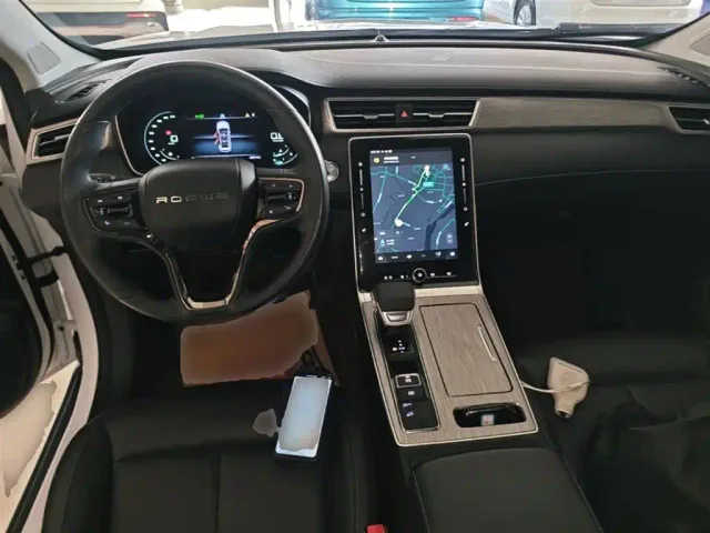 Roewe RX5 — Фото автомобиля 9