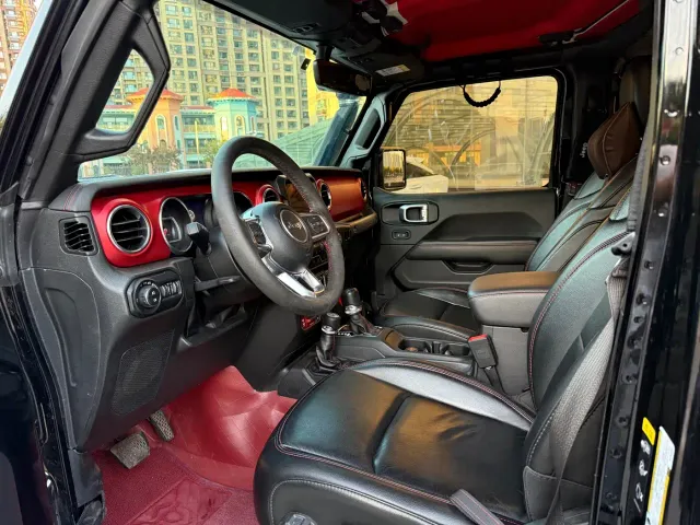 Jeep Wrangler — Фото автомобиля 4