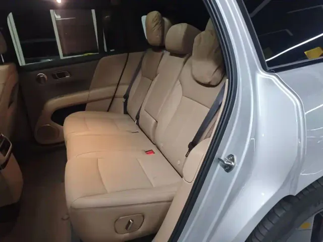 Li Auto i6 — Фото автомобиля 16