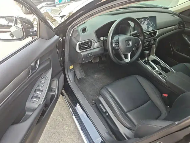 Honda Accord — Фото автомобиля 20